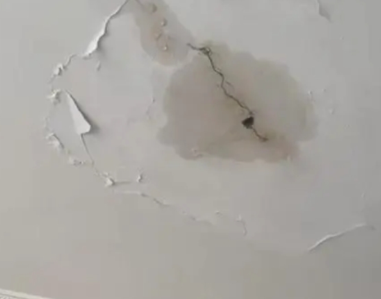 左云阳台漏水维修公司分享下屋面防水工程质量问题原因分析